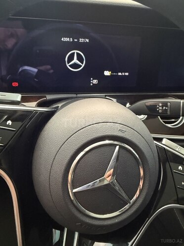 Mercedes E 300 e-7