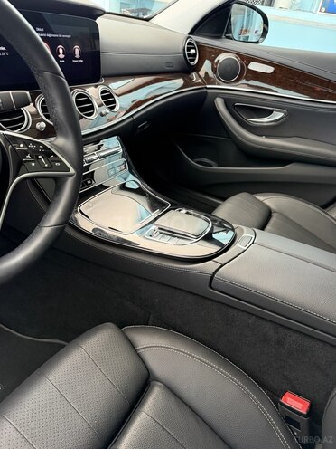 Mercedes E 300 e-6