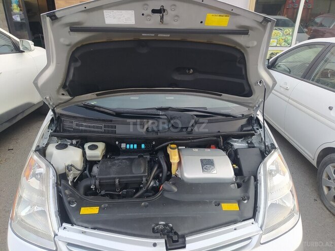 Toyota Prius-14