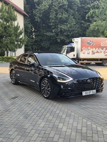 Hyundai Sonata-11