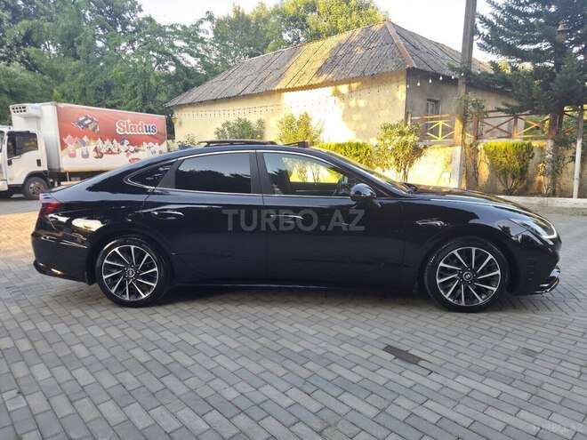 Hyundai Sonata-12