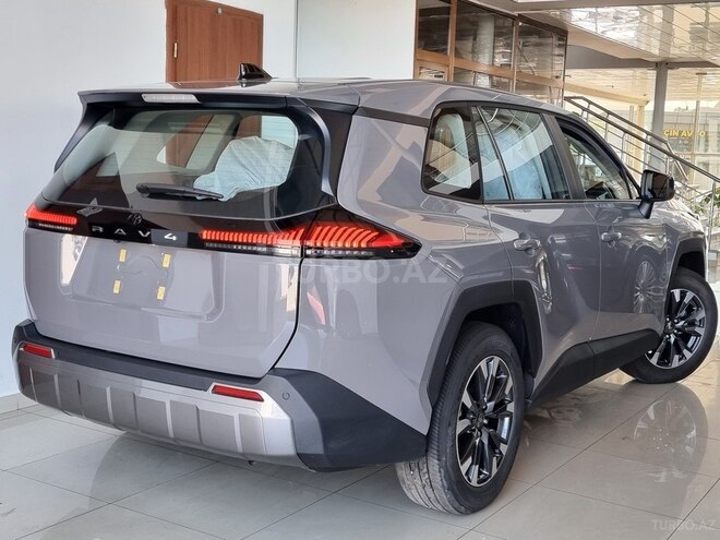 Toyota RAV4-11