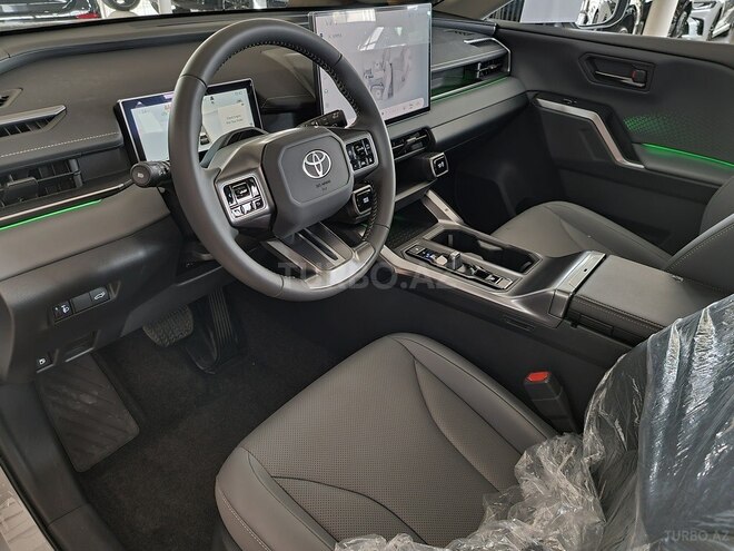 Toyota RAV4-16