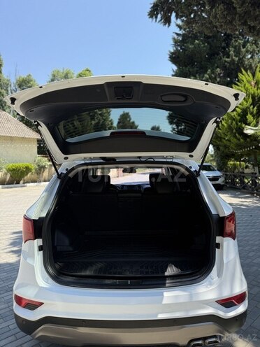 Hyundai Santa Fe-12
