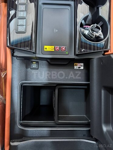 Lexus LX 600-38