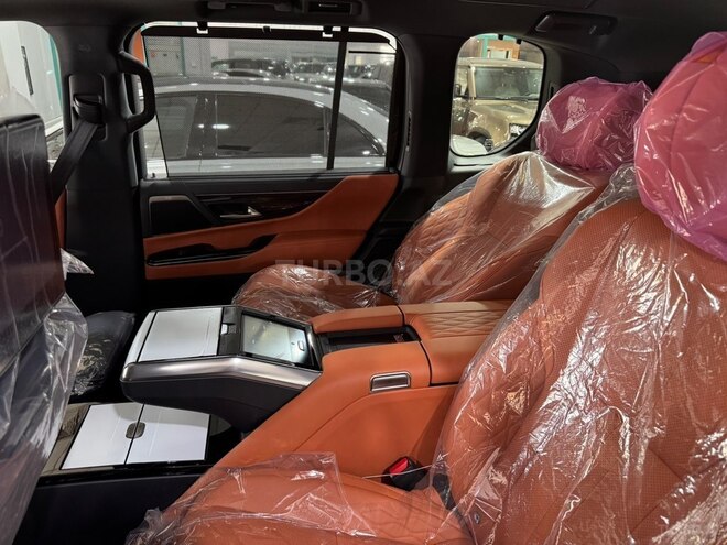 Lexus LX 600-30