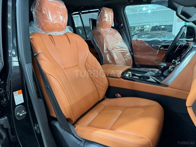 Lexus LX 600-35