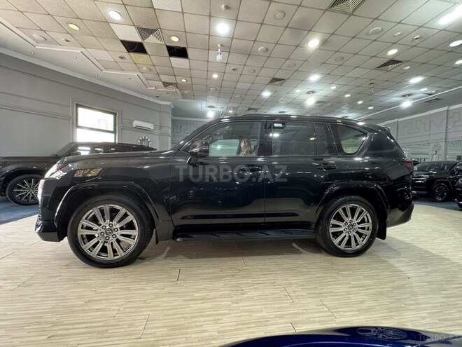 Lexus LX 600-4
