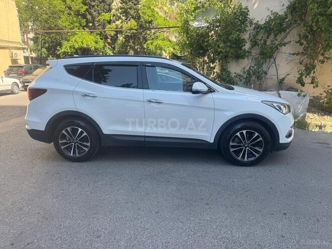 Hyundai Santa Fe-12