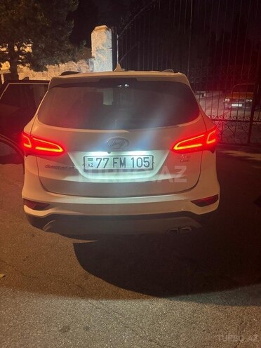 Hyundai Santa Fe-6