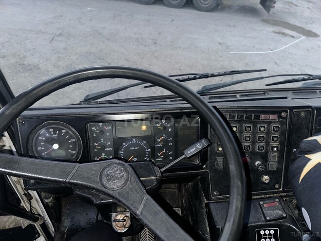 MAZ 642208-9