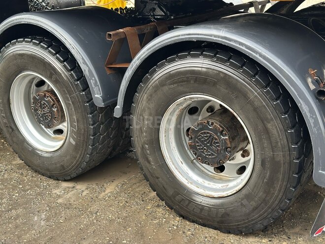 MAZ 642208-3