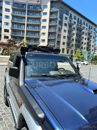 Mitsubishi Pajero-4