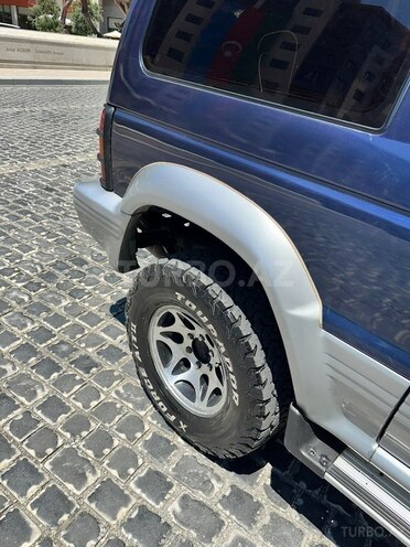 Mitsubishi Pajero-9