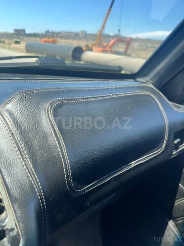 Mitsubishi Pajero-16