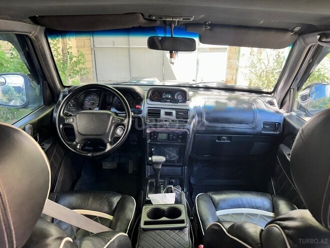 Mitsubishi Pajero-18