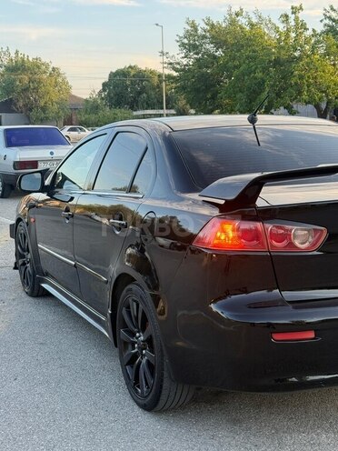 Mitsubishi Lancer-11