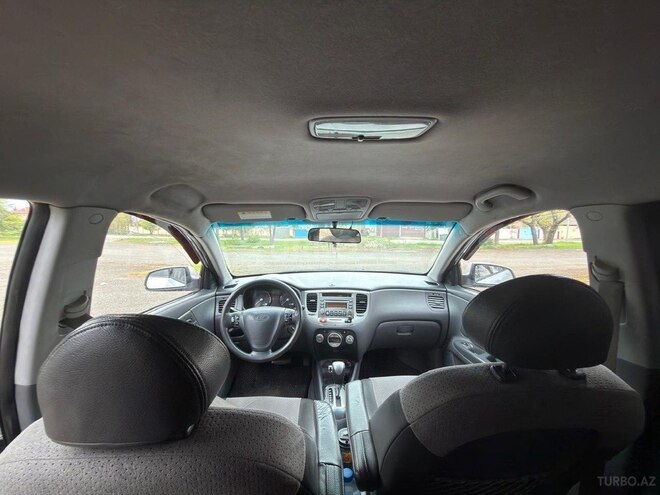 Kia Rio-7