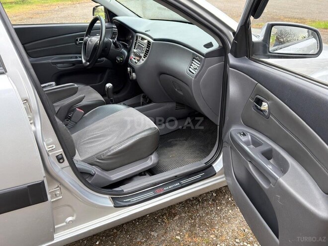 Kia Rio-4