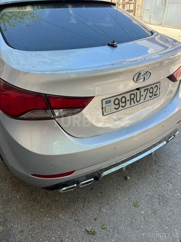 Hyundai Avante-11
