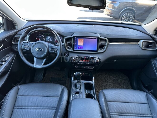 Kia Sorento-11