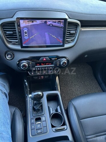 Kia Sorento-12
