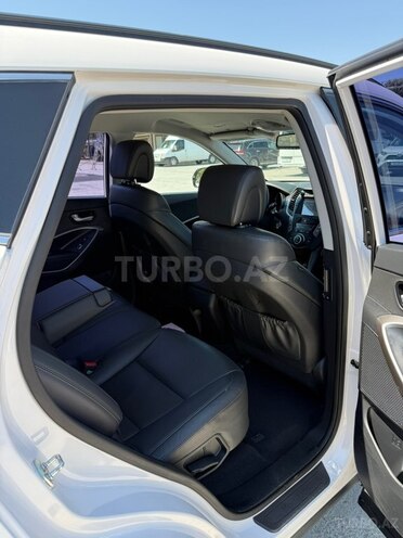 Hyundai Santa Fe-13