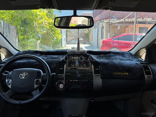 Toyota Prius-5