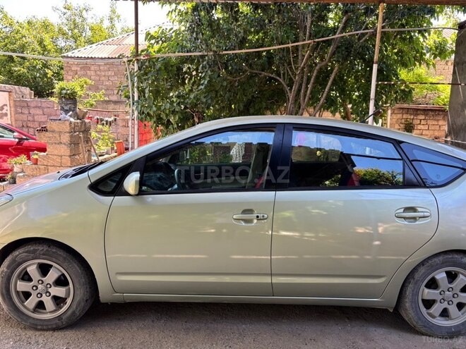 Toyota Prius-4