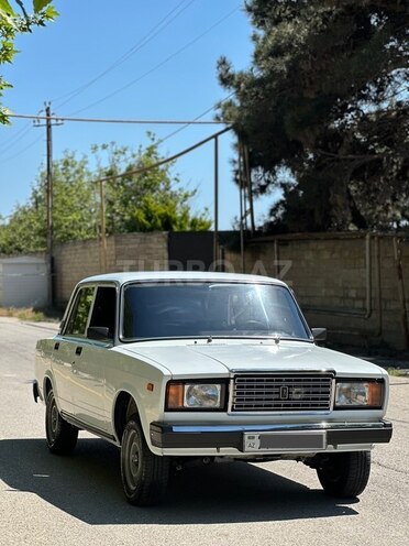 LADA (VAZ) 2107-2