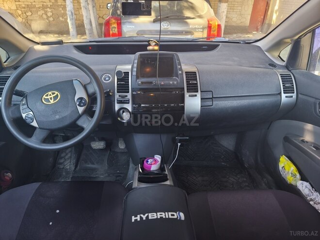 Toyota Prius-5
