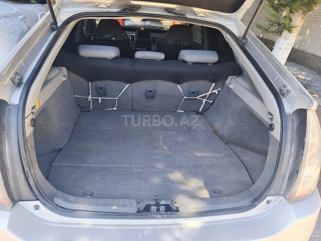 Toyota Prius-7