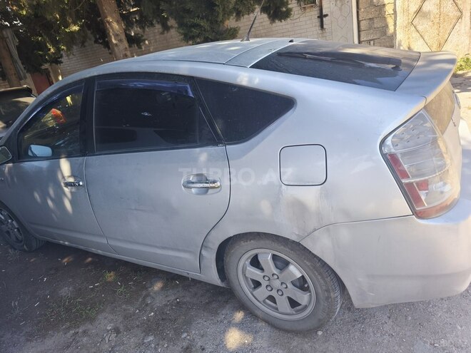 Toyota Prius-3
