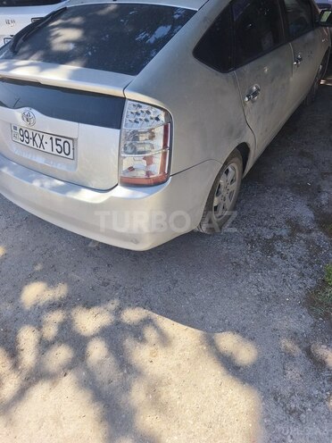 Toyota Prius-8