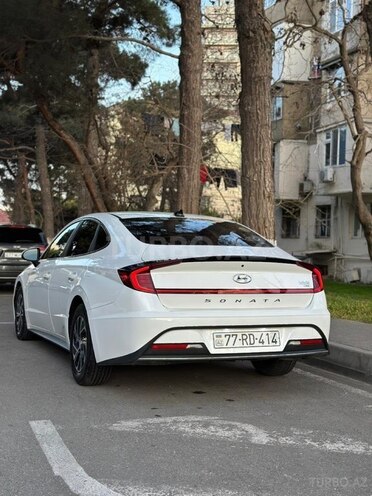 Hyundai Sonata-2