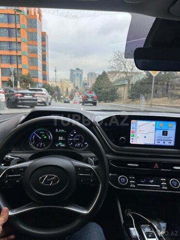 Hyundai Sonata-4