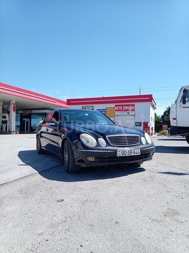 Mercedes E 240-3