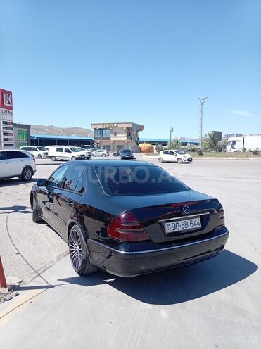Mercedes E 240-4