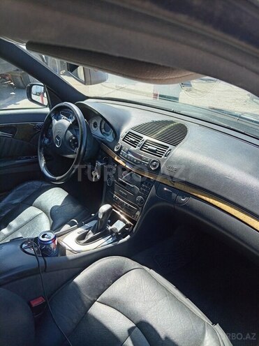 Mercedes E 240-5