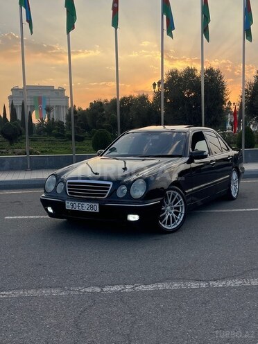 Mercedes E 240-8