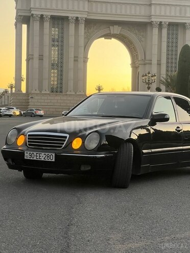 Mercedes E 240-7