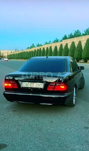 Mercedes E 240-6