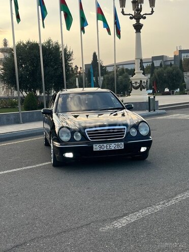 Mercedes E 240-10
