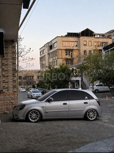 Kia Rio-11