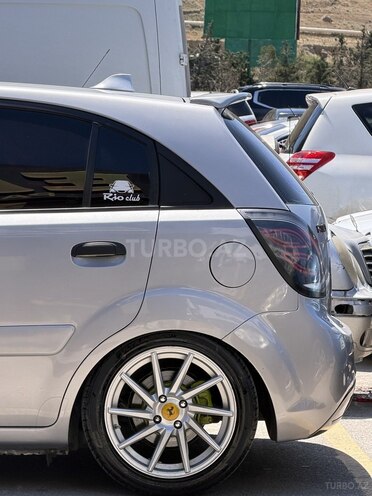 Kia Rio-13