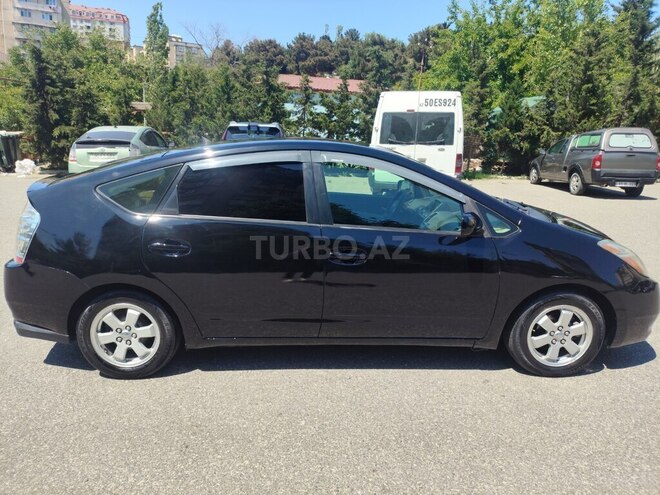 Toyota Prius-5