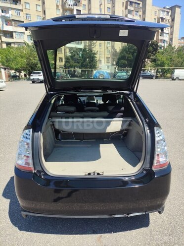 Toyota Prius-12