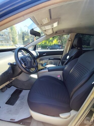 Toyota Prius-14