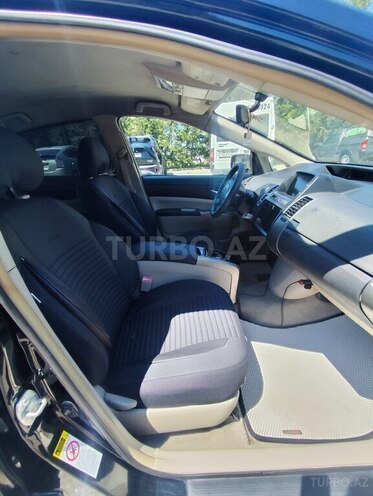 Toyota Prius-20