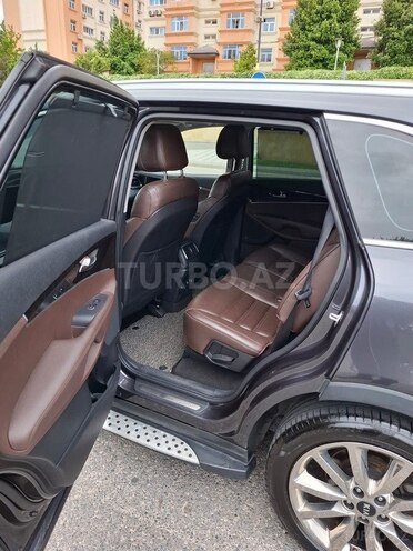 Kia Sorento-13